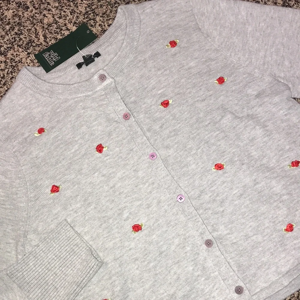 ๐Wild Fable Rosette Embroidered Button Down Gray Cardigan Various Sizes | NWT - Picture 2 of 8